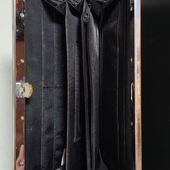 Vintage Snake Embossed Leather Wallet - Picture 3 of 4